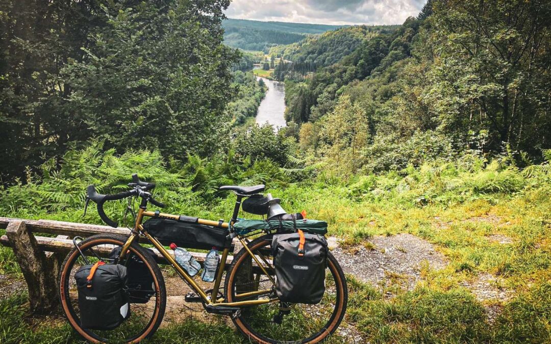 Jeroen en Jelle fietsen van Antwerpen naar Bièvre (200km)